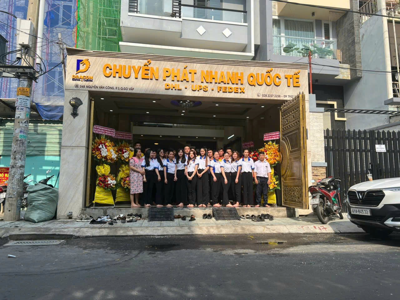 Công ty TNHH chuyển phát quốc tế Rồng Việt